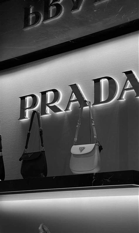 prada kıyafet|PRADA Türkiye Resmi Web Sitesi .